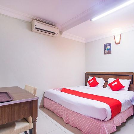Super Oyo 89363 Casavilla Hotel Batu Caves Εξωτερικό φωτογραφία
