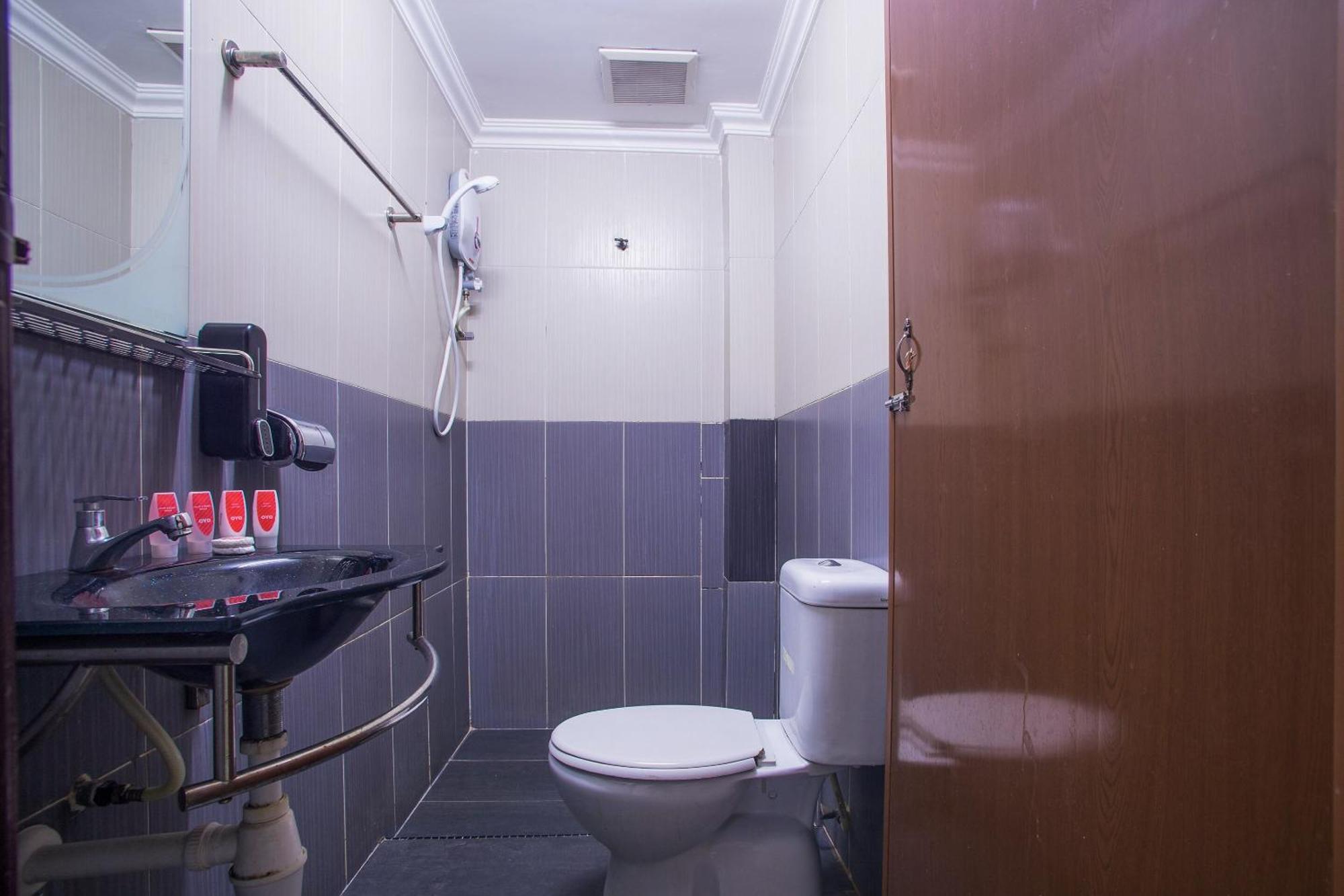 Super Oyo 89363 Casavilla Hotel Batu Caves Εξωτερικό φωτογραφία